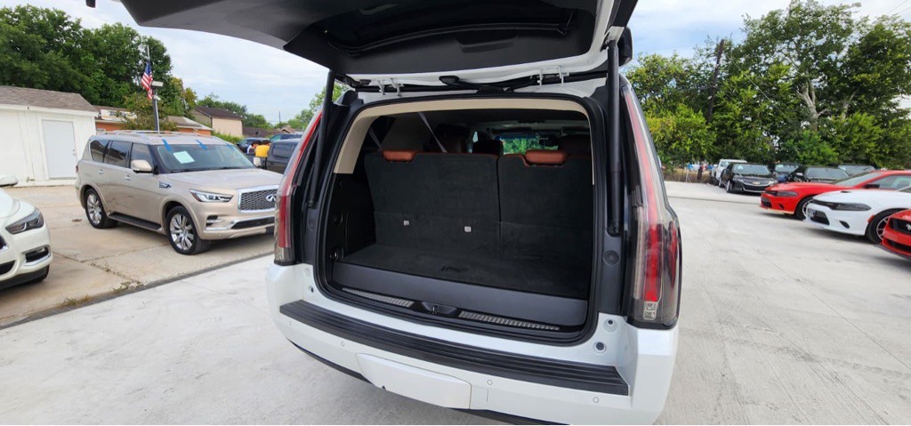 2016 Cadillac Escalade Image 15