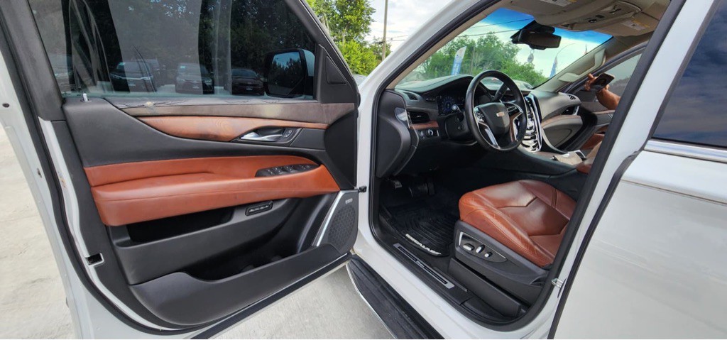 2016 Cadillac Escalade Image 20