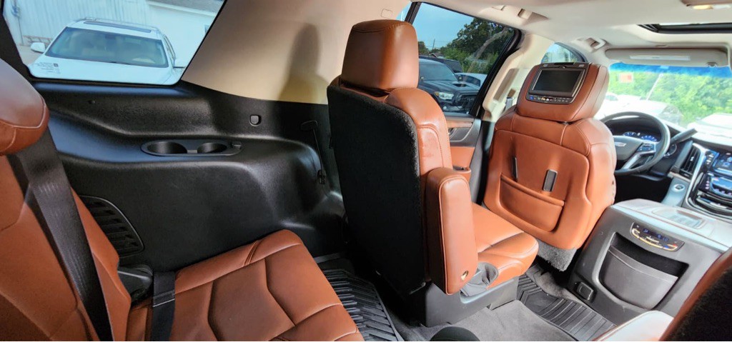 2016 Cadillac Escalade Image 21