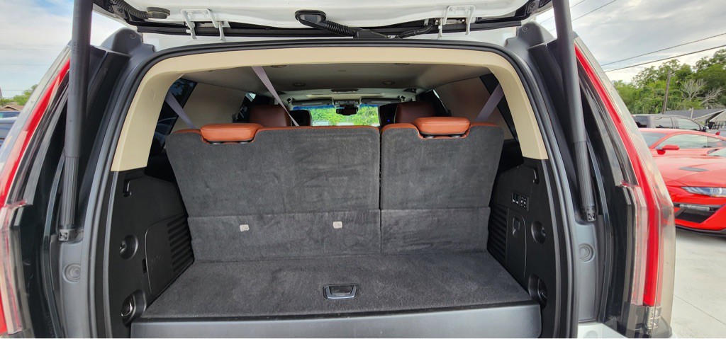 2016 Cadillac Escalade Image 31