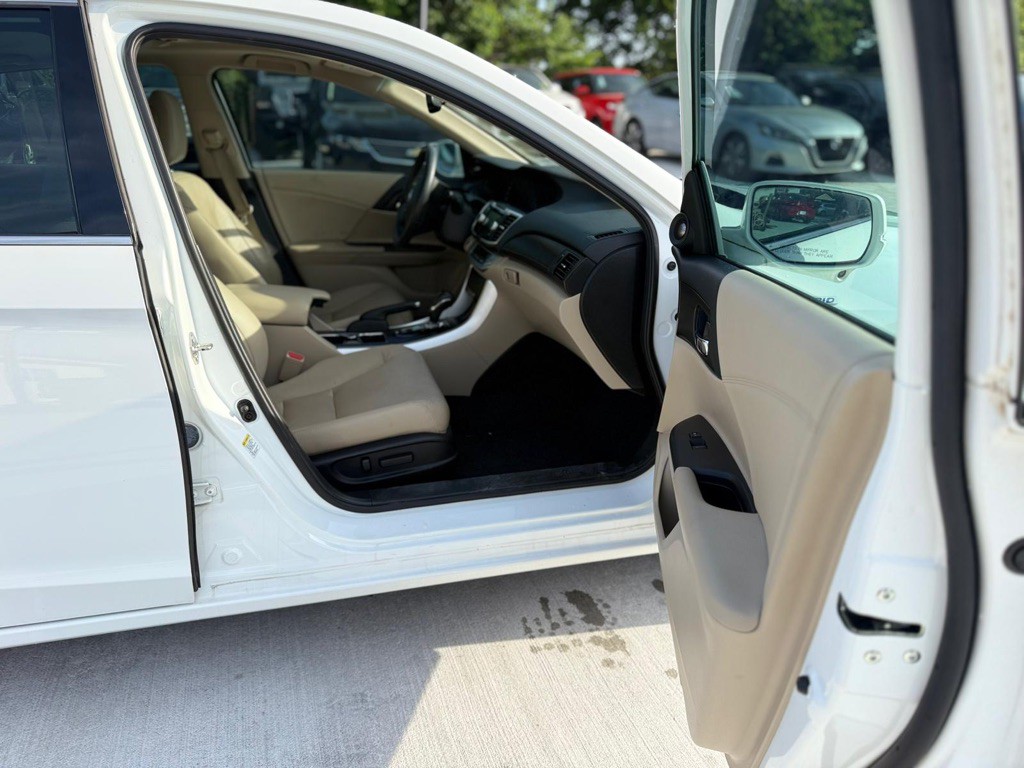 2015 Honda Accord Image 12