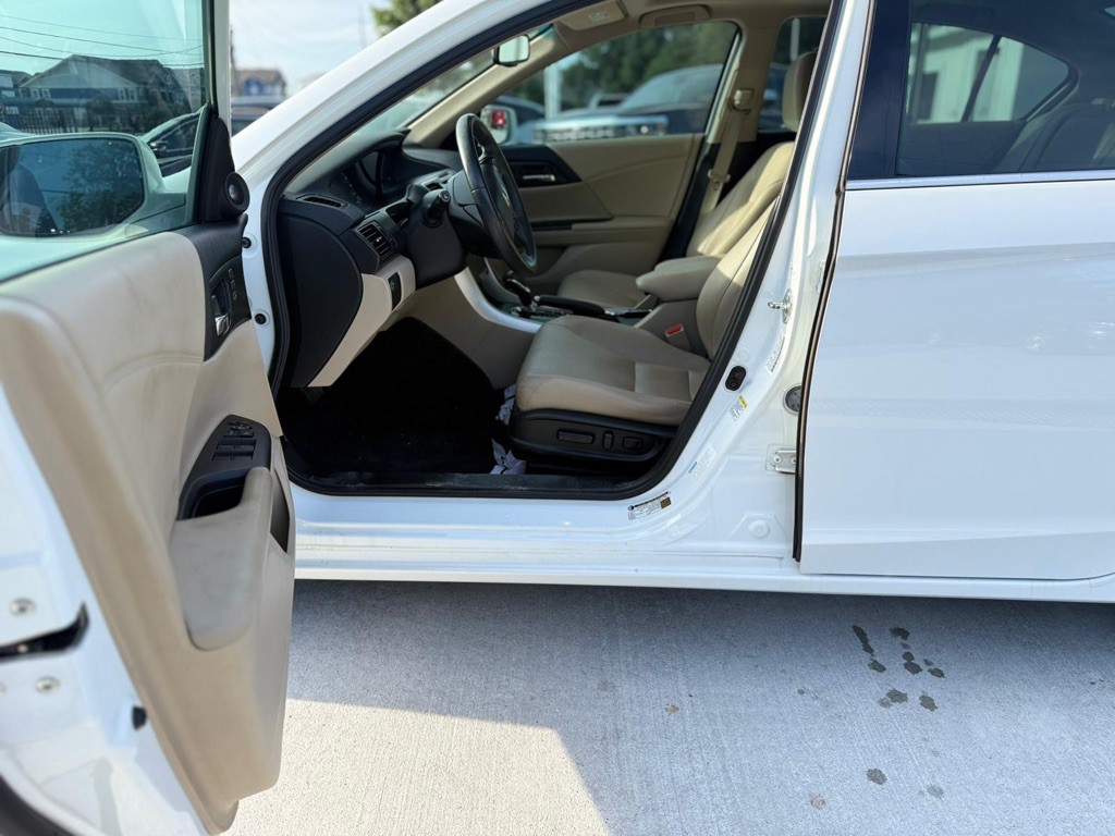2015 Honda Accord Image 15