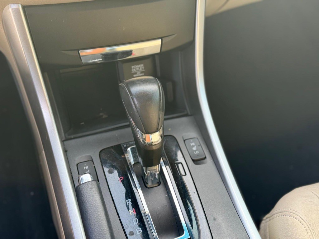 2015 Honda Accord Image 21