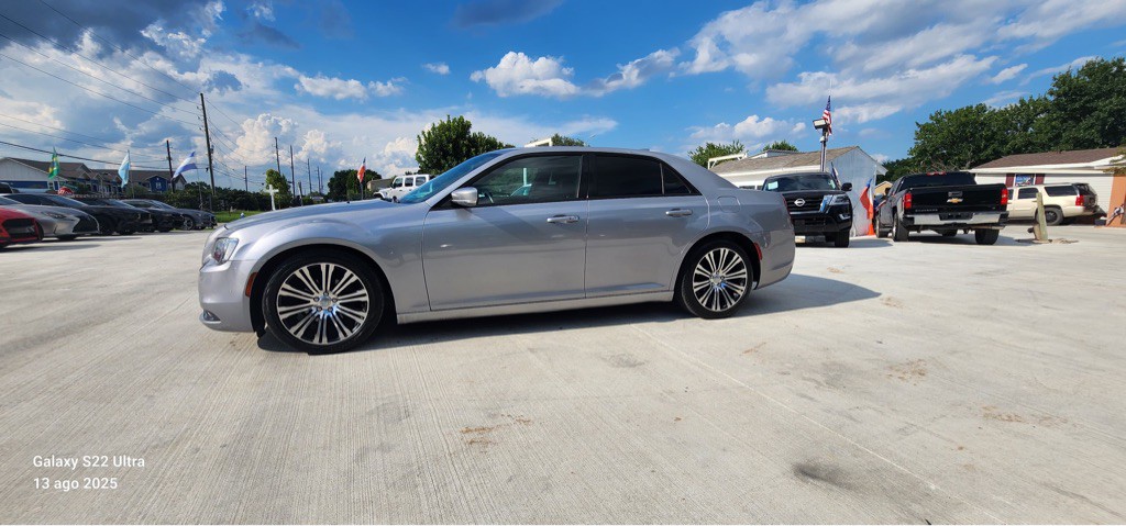 2018 Chrysler 300 Image 6