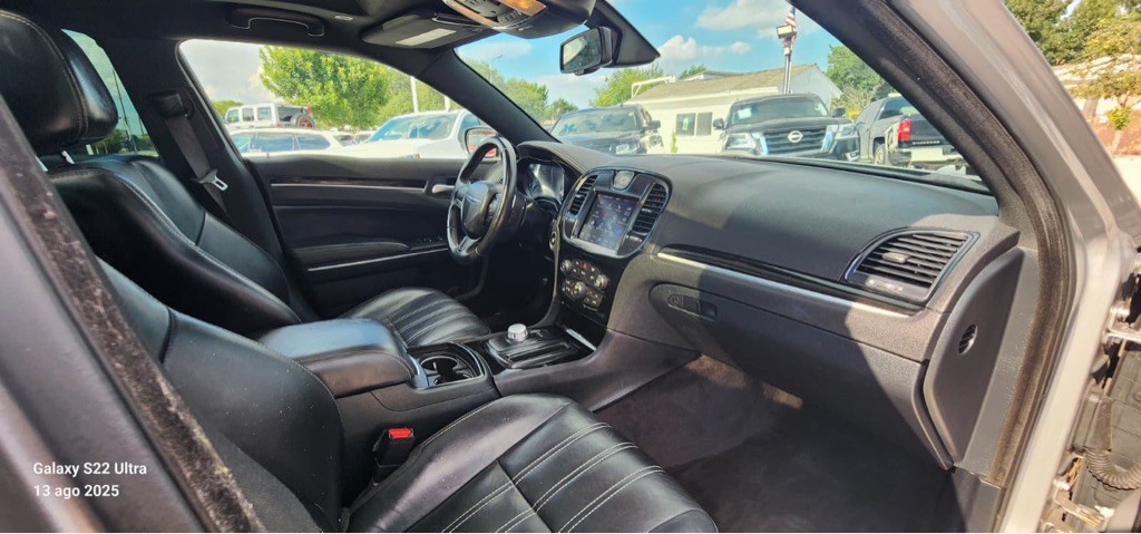 2018 Chrysler 300 Image 10