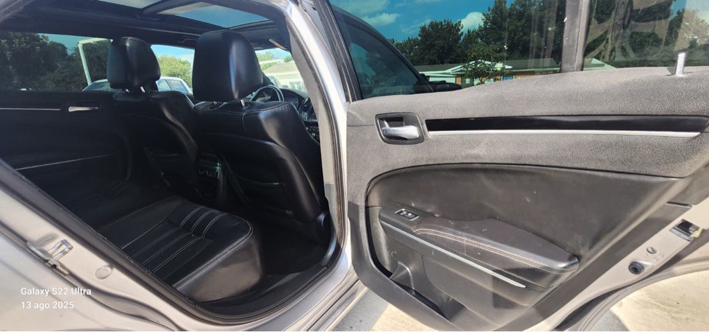 2018 Chrysler 300 Image 13