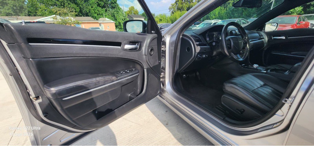 2018 Chrysler 300 Image 22