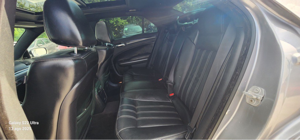 2018 Chrysler 300 Image 28