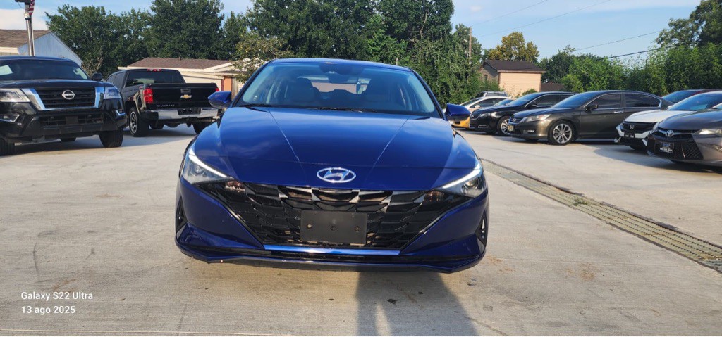 2023 Hyundai Elantra Image 2