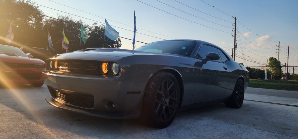 2019 Dodge Challenger Image 1