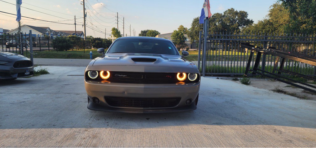 2019 Dodge Challenger Image 2