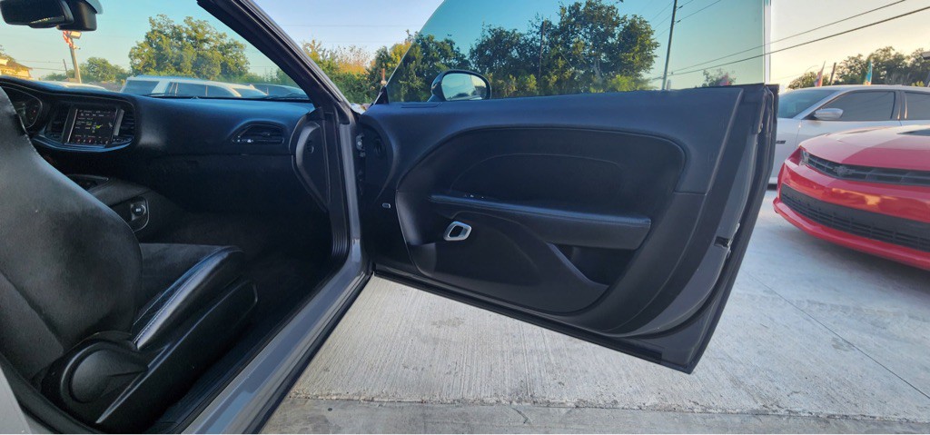 2019 Dodge Challenger Image 11