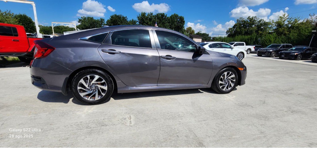 2018 Honda Civic Image 8