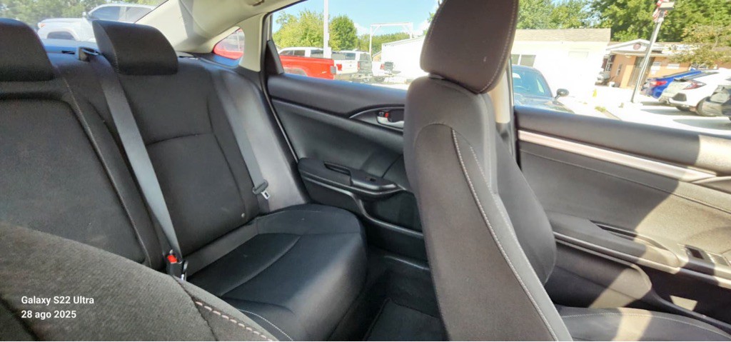 2018 Honda Civic Image 13
