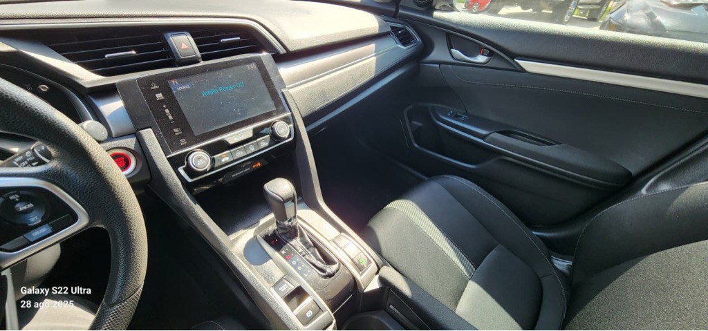 2018 Honda Civic Image 15