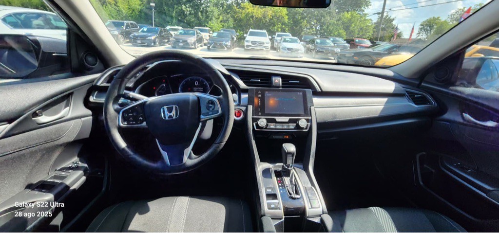 2018 Honda Civic Image 16