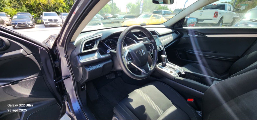 2018 Honda Civic Image 18