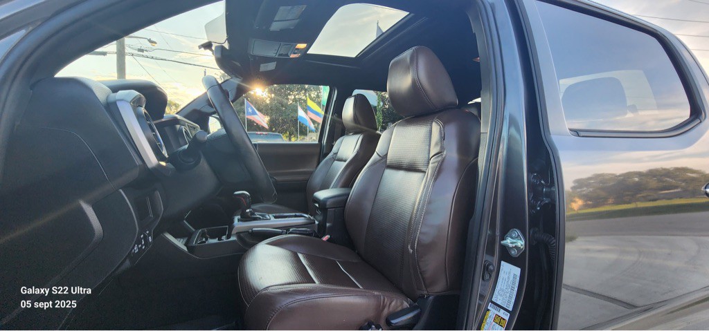 2017 Toyota Tacoma Image 20