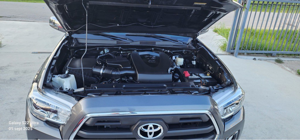 2017 Toyota Tacoma Image 25