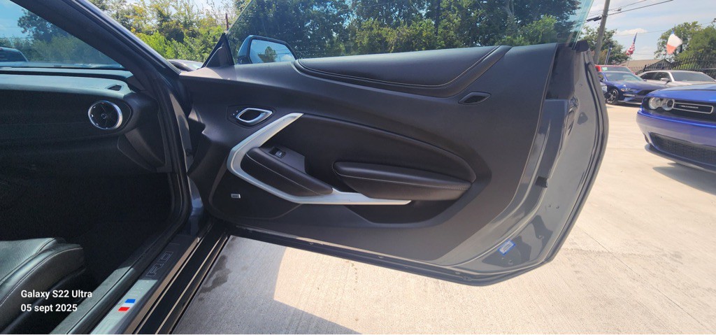 2019 Chevrolet Camaro Image 11
