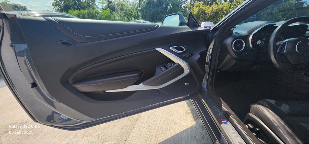 2019 Chevrolet Camaro Image 14