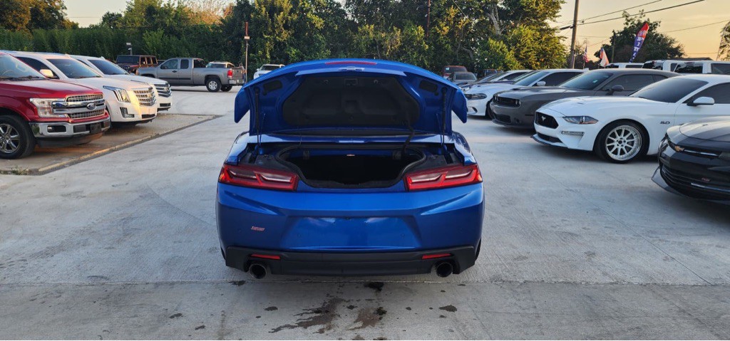 2017 Chevrolet Camaro Image 8