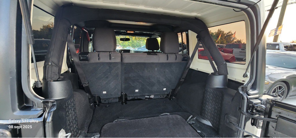 2016 Jeep Wrangler Unlimited Image 21