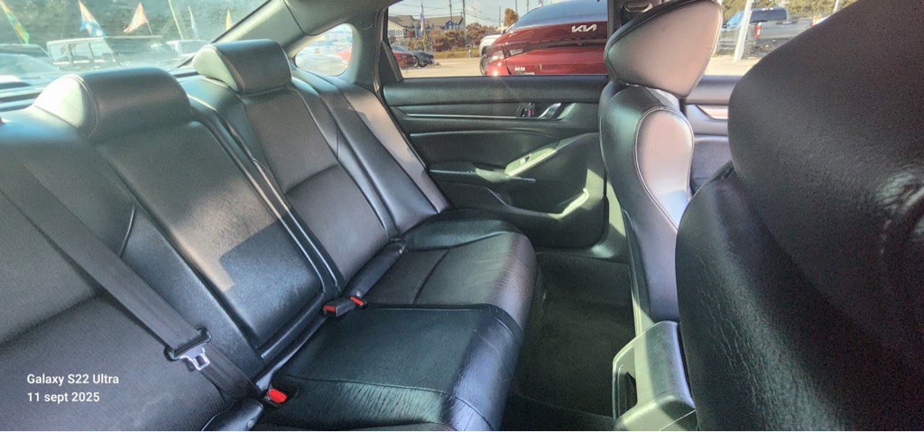 2018 Honda Accord Image 9