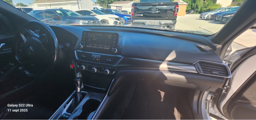 2018 Honda Accord Image 16