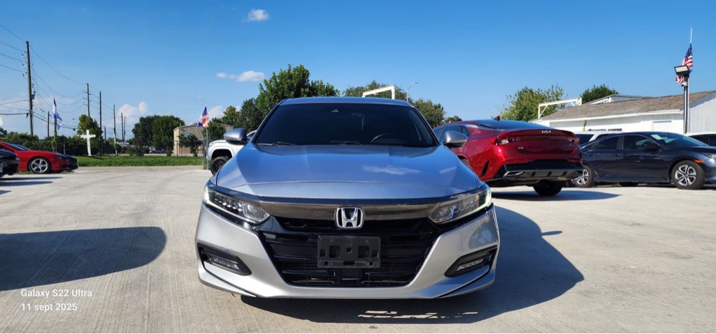 2018 Honda Accord Image 2