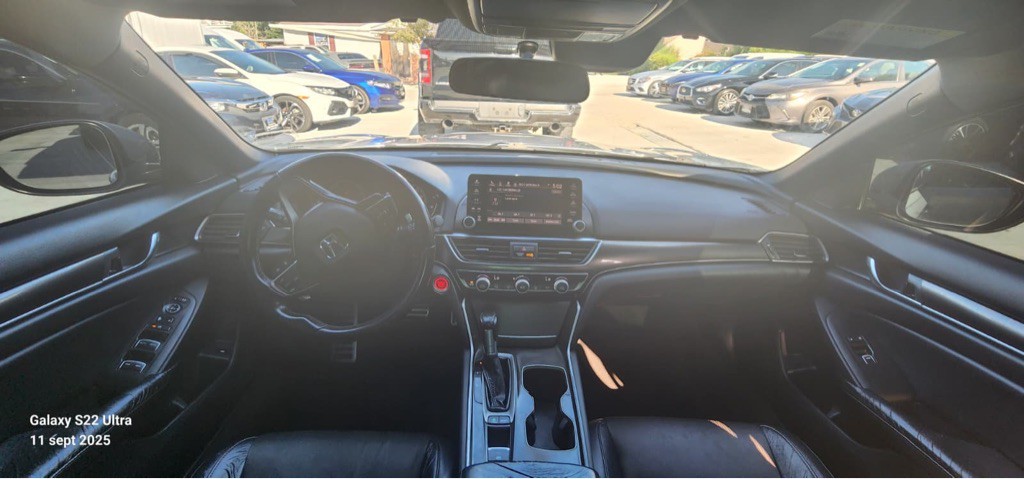 2018 Honda Accord Image 15