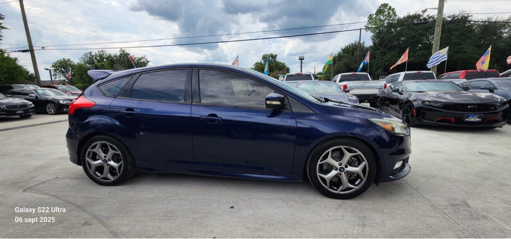 2017 Ford Focus Image 4