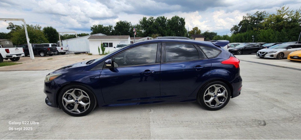 2017 Ford Focus Image 5