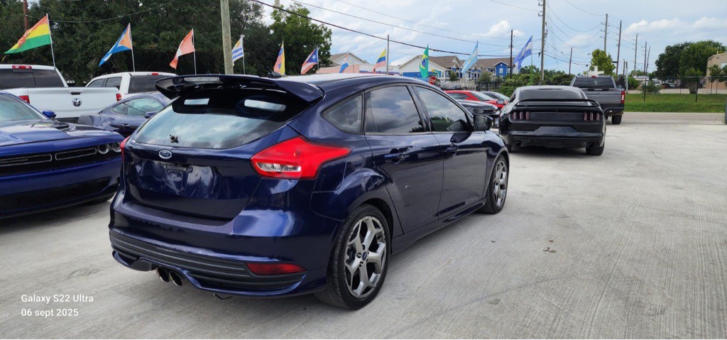 2017 Ford Focus Image 6
