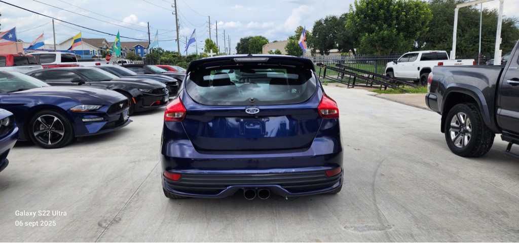 2017 Ford Focus Image 7
