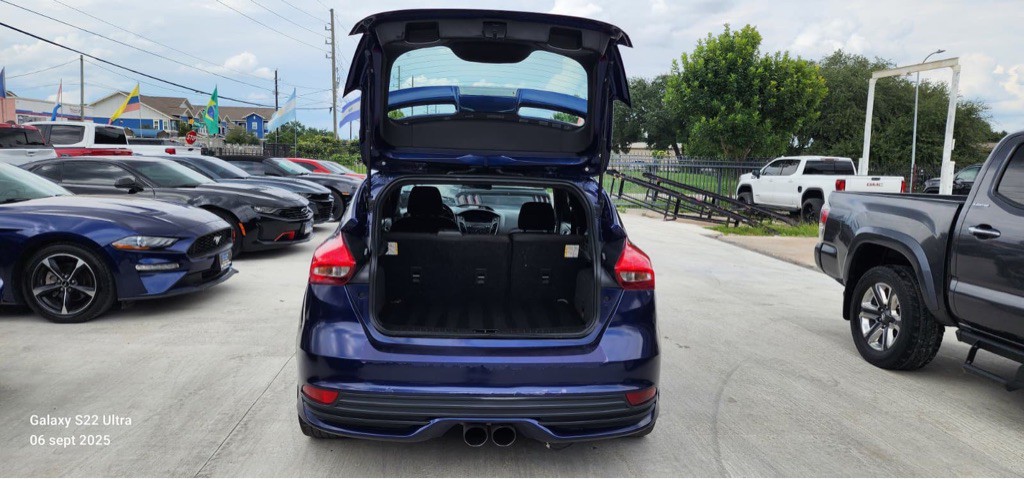 2017 Ford Focus Image 9