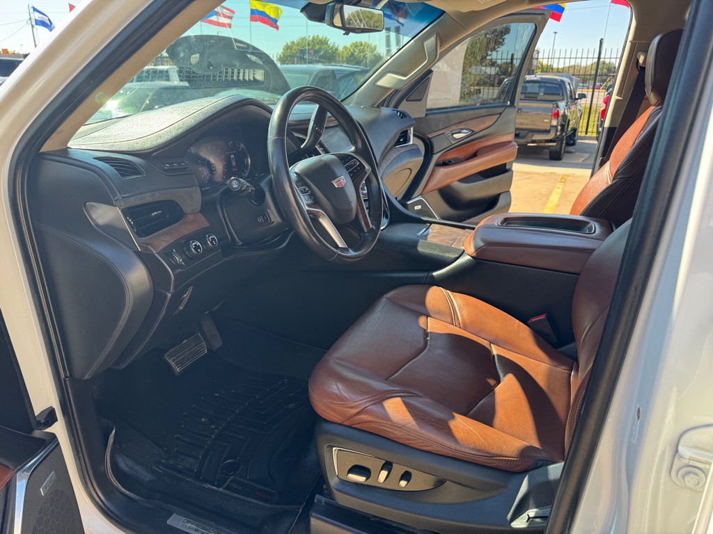 2018 Cadillac Escalade Image 12