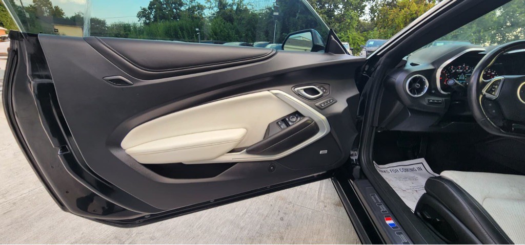 2017 Chevrolet Camaro Image 15