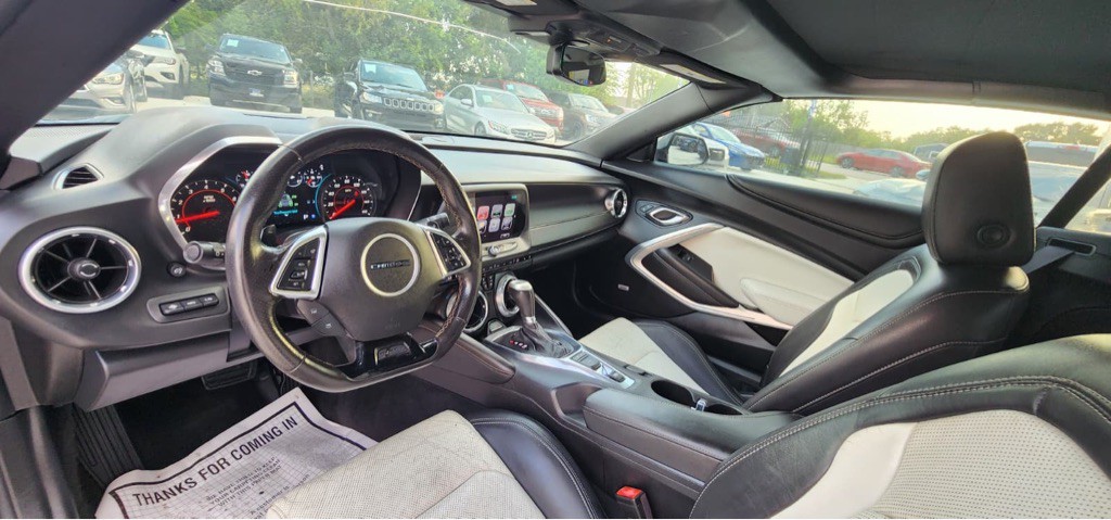 2017 Chevrolet Camaro Image 17