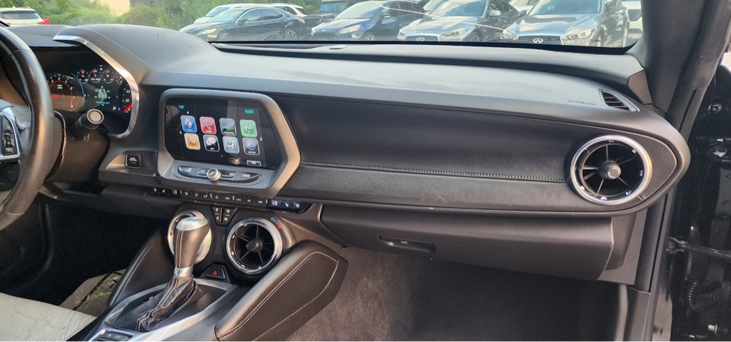2017 Chevrolet Camaro Image 21