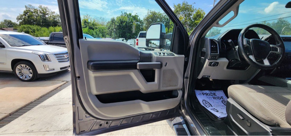 2021 Ford F-250 Image 24