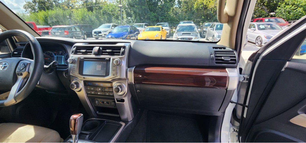 2019 Toyota 4Runner Image 15
