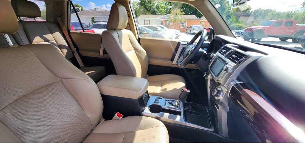 2019 Toyota 4Runner Image 18