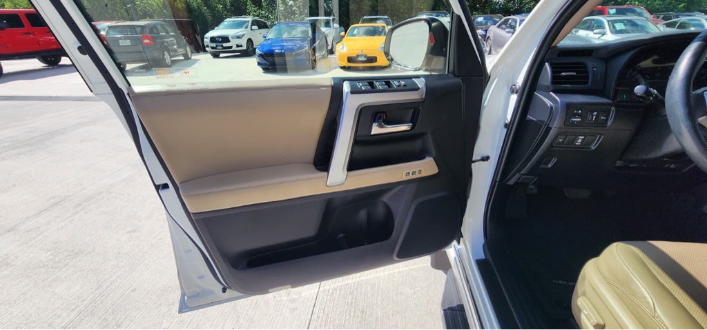 2019 Toyota 4Runner Image 28