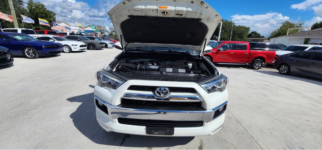 2019 Toyota 4Runner Image 32