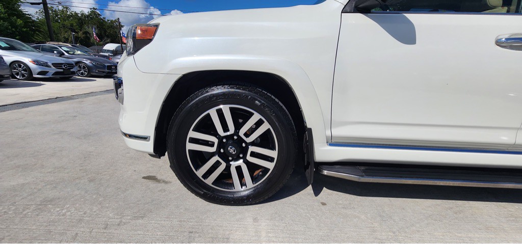 2019 Toyota 4Runner Image 35