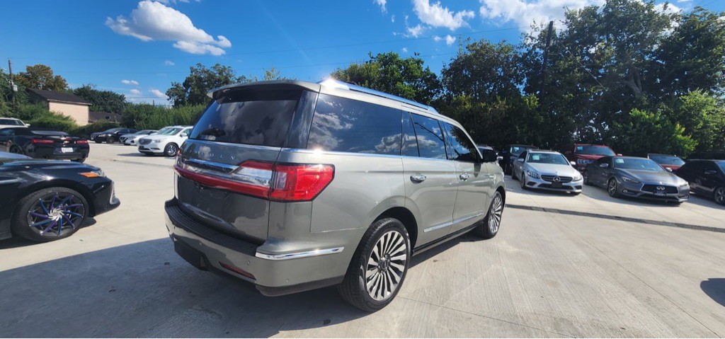 2019 Lincoln Navigator Image 5