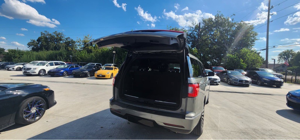 2019 Lincoln Navigator Image 6