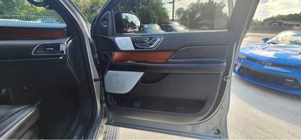 2019 Lincoln Navigator Image 14
