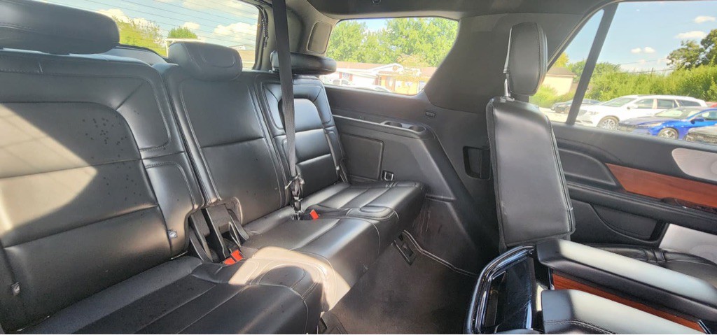 2019 Lincoln Navigator Image 17
